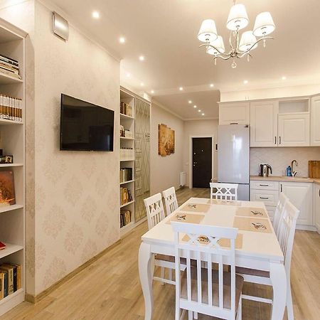 2-Roomed Apartment With Living Room Odessa Exterior foto